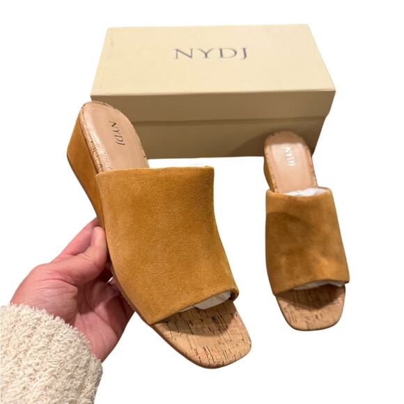 NYDJ Claudine Wedge Mule Sandals Suede Cognac Tan Women’s 7.5 NIB - Picture 1 of 6